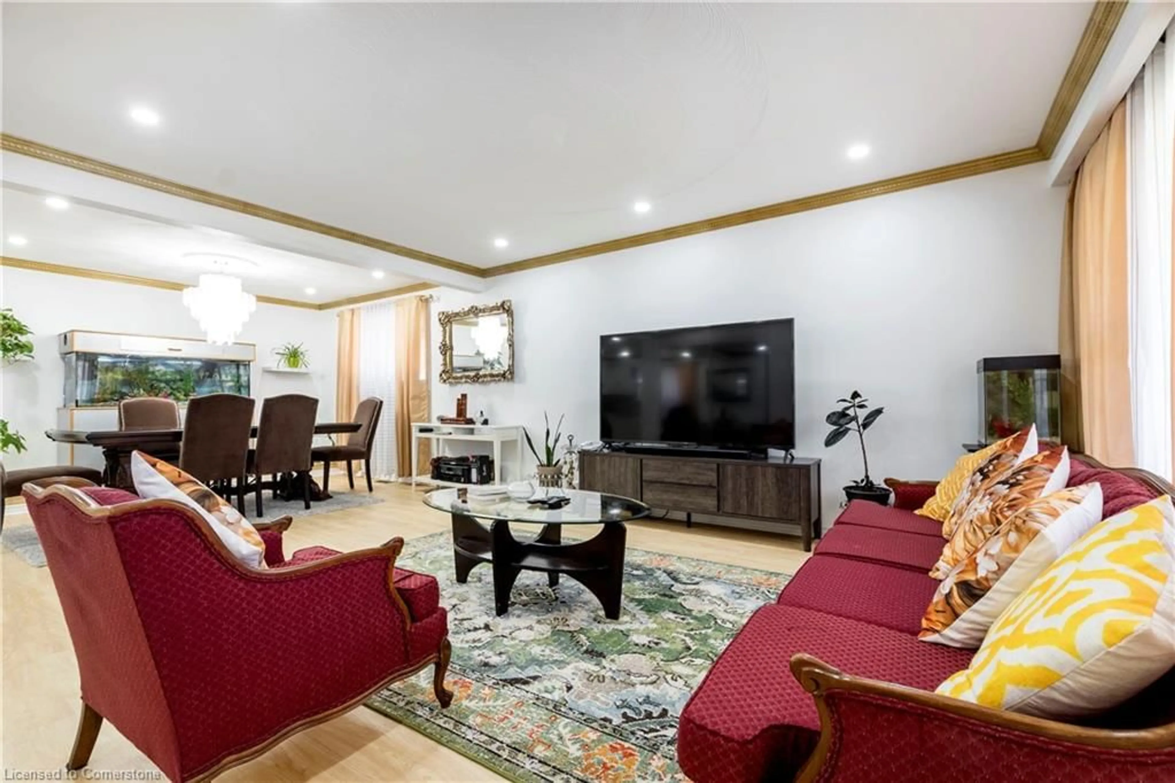 Living room with furniture, unknown for 940 Stone Church Rd, Hamilton Ontario L8W 1B1