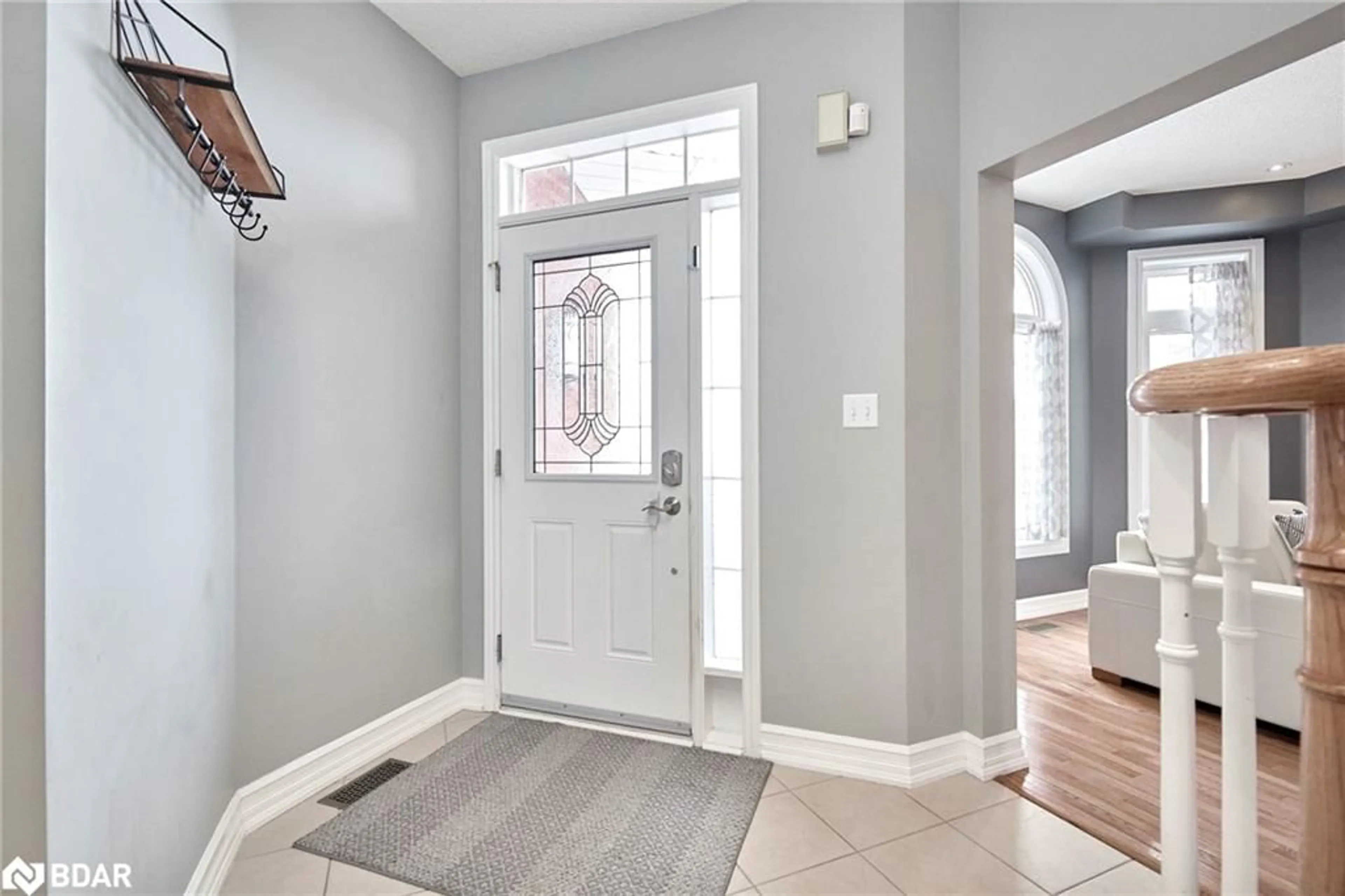 Indoor entryway for 1979 Romina Crt, Alcona Ontario L9S 4Y1