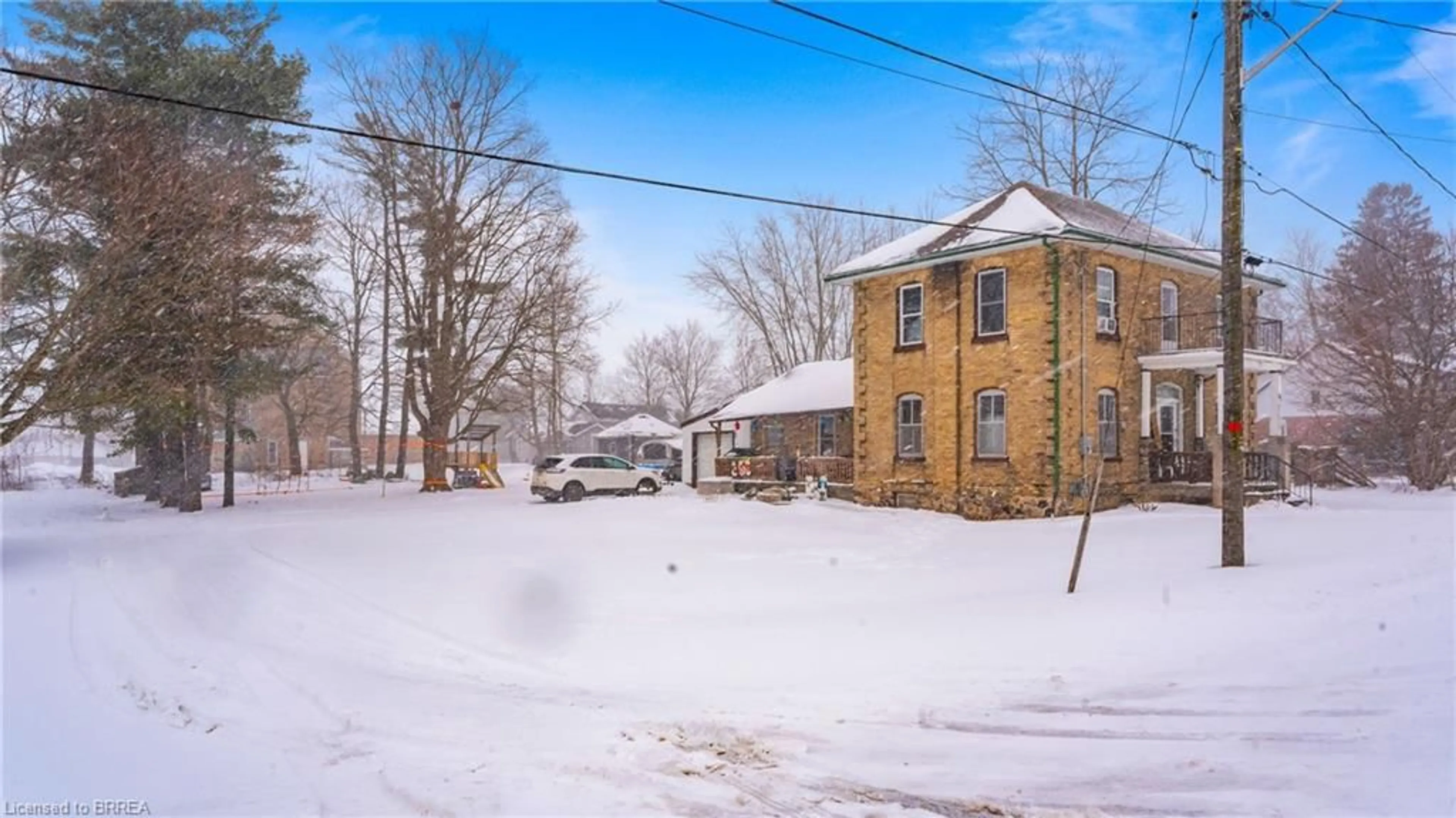 A pic from outside/outdoor area/front of a property/back of a property/a pic from drone, street for 23 Victoria St, Princeton Ontario N0J 1V0