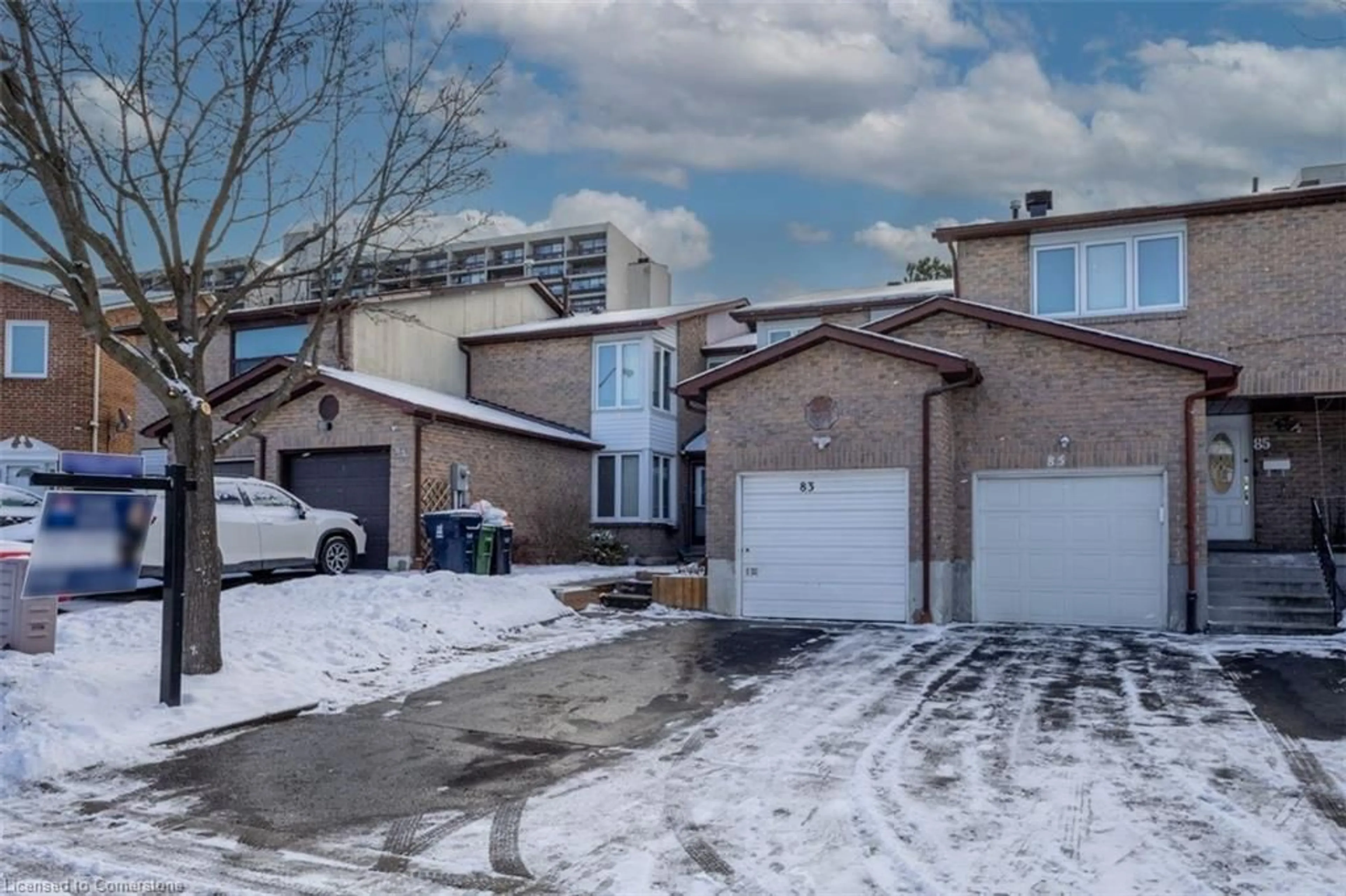 A pic from outside/outdoor area/front of a property/back of a property/a pic from drone, street for 83 Robert Hicks Dr, Toronto Ontario M2R 3R2