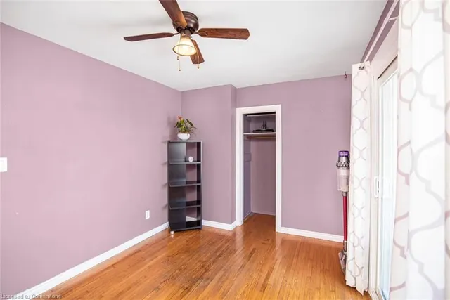 Additional property image - 725 Mud St