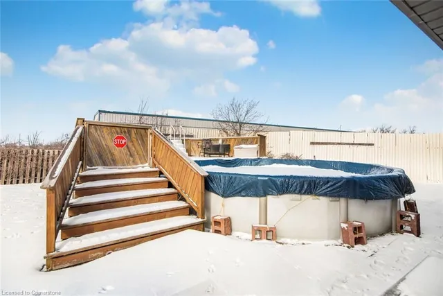 Additional property image - 725 Mud St