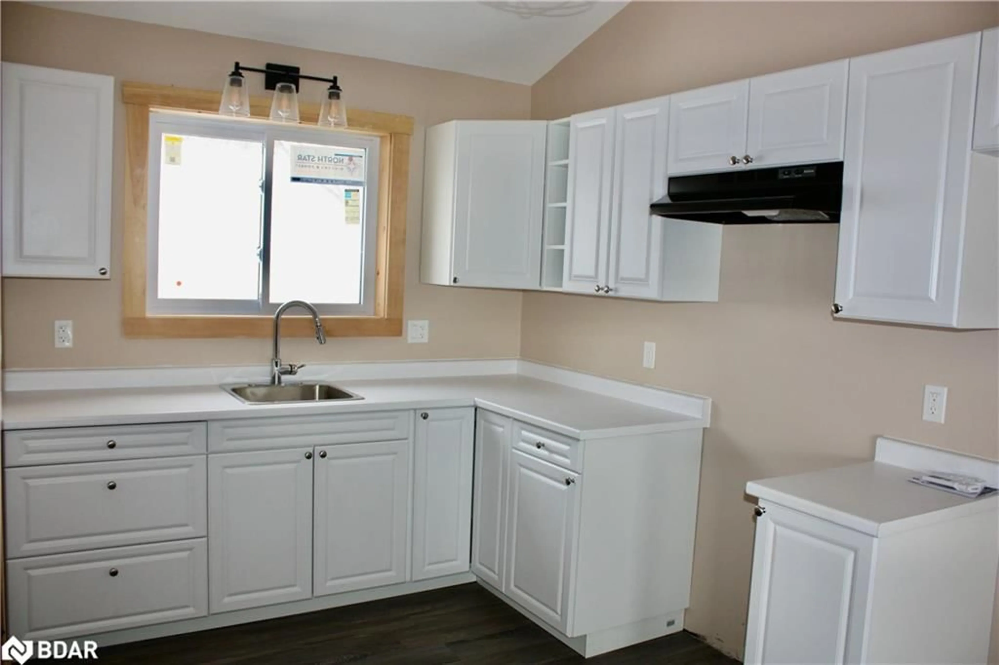 Standard kitchen, unknown for 53 Long Island, Bailieboro Ontario K0L 1B0