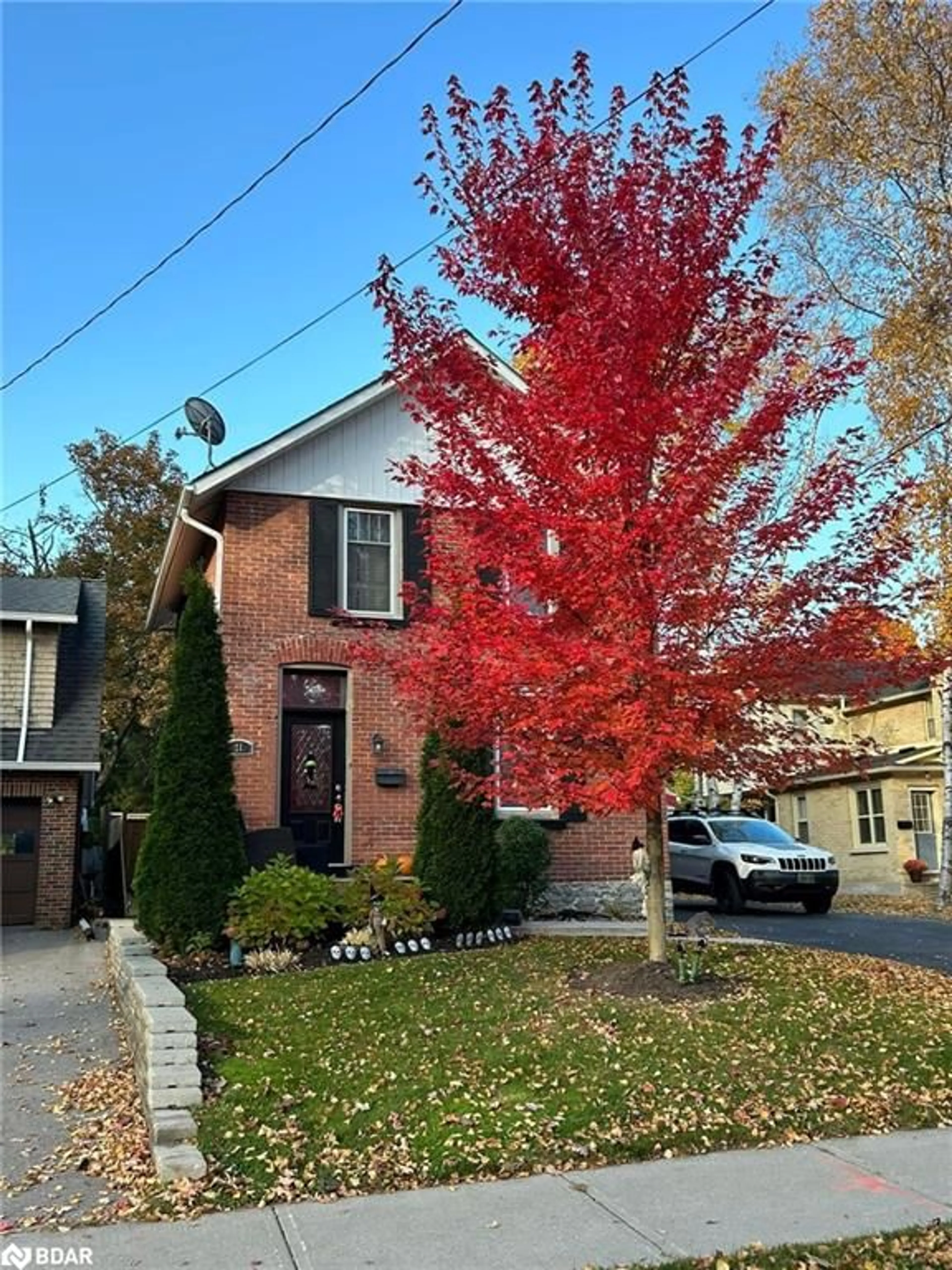 Home with brick exterior material, street for 21 Sussex St, Lindsay Ontario K9V 4H3