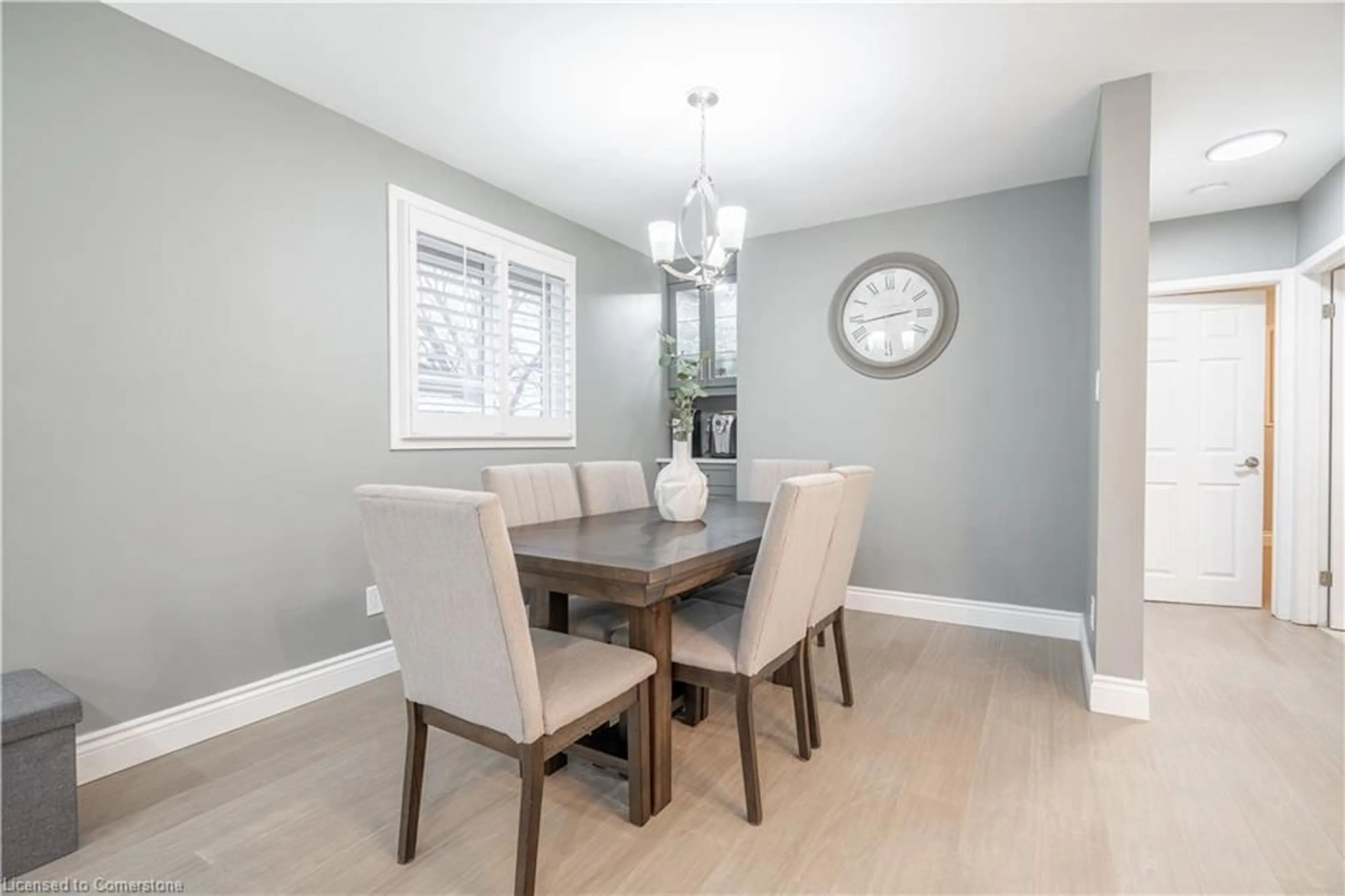 Dining room, wood/laminate floor for 94 Fielding Cres, Hamilton Ontario L8V 2P5