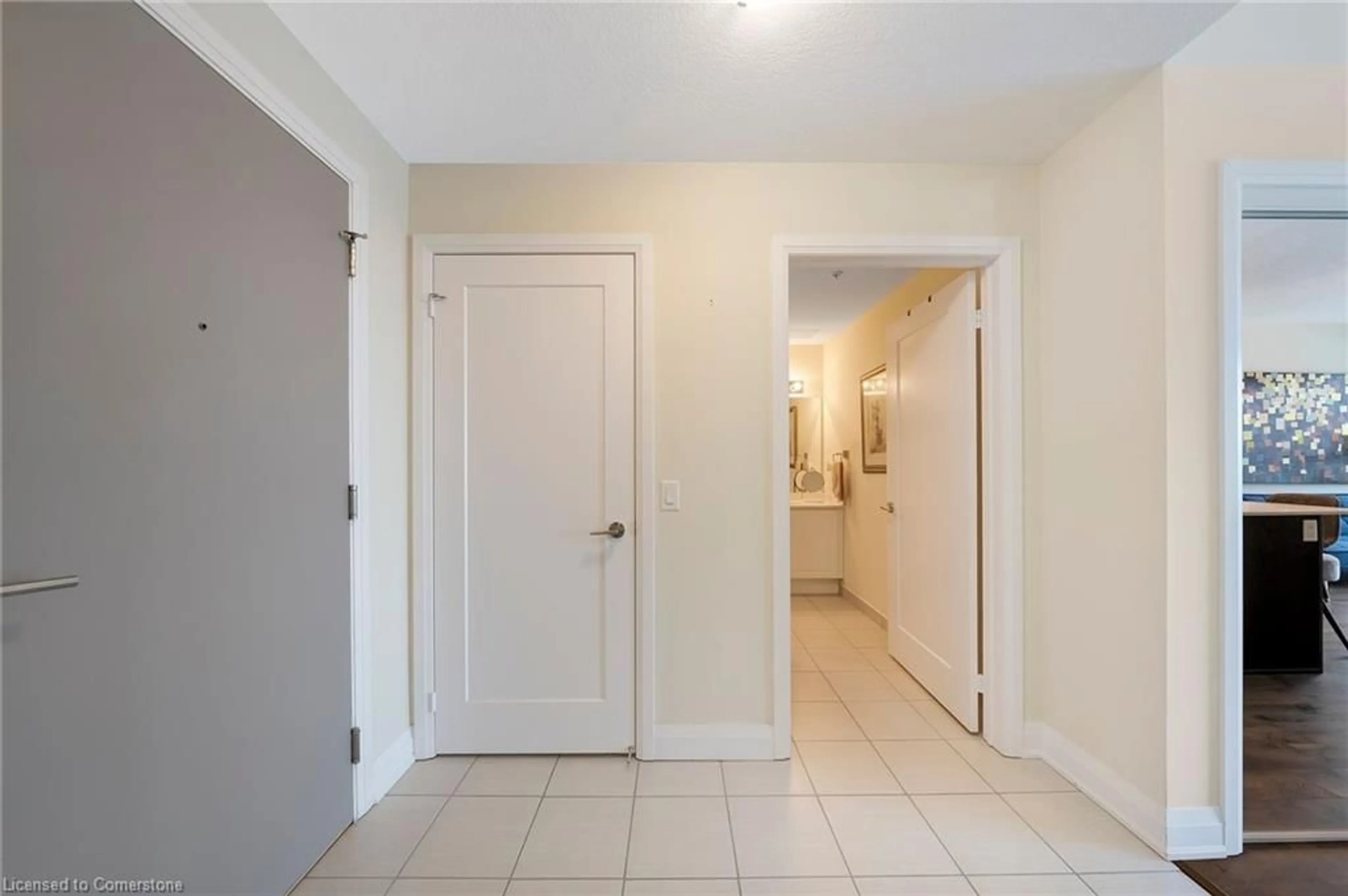 Indoor entryway for 16 Concord Pl #317, Grimsby Ontario L3M 4E8