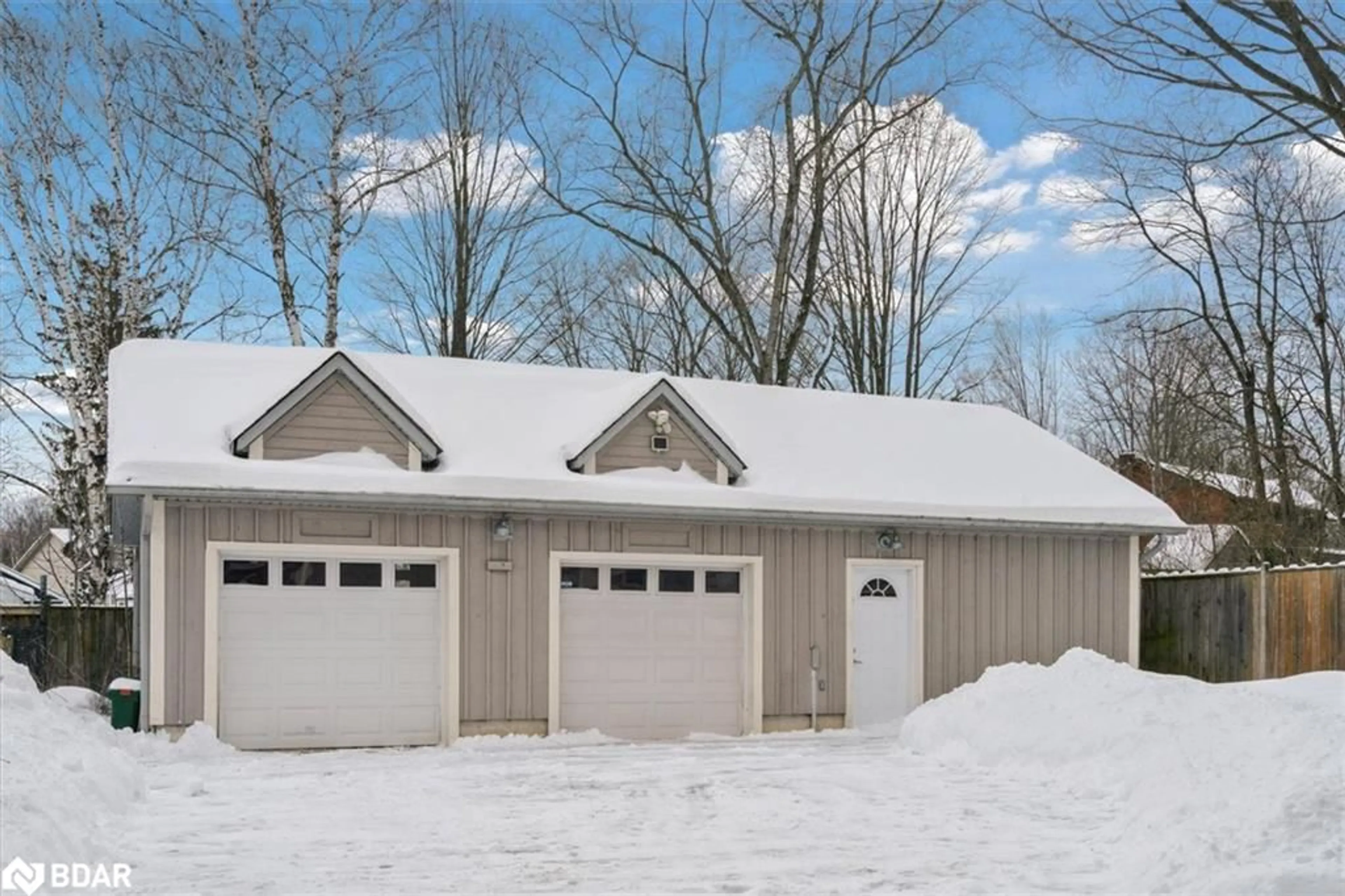 Indoor garage for 2002 25th Sideroad, Alcona Ontario L9S 1Z2