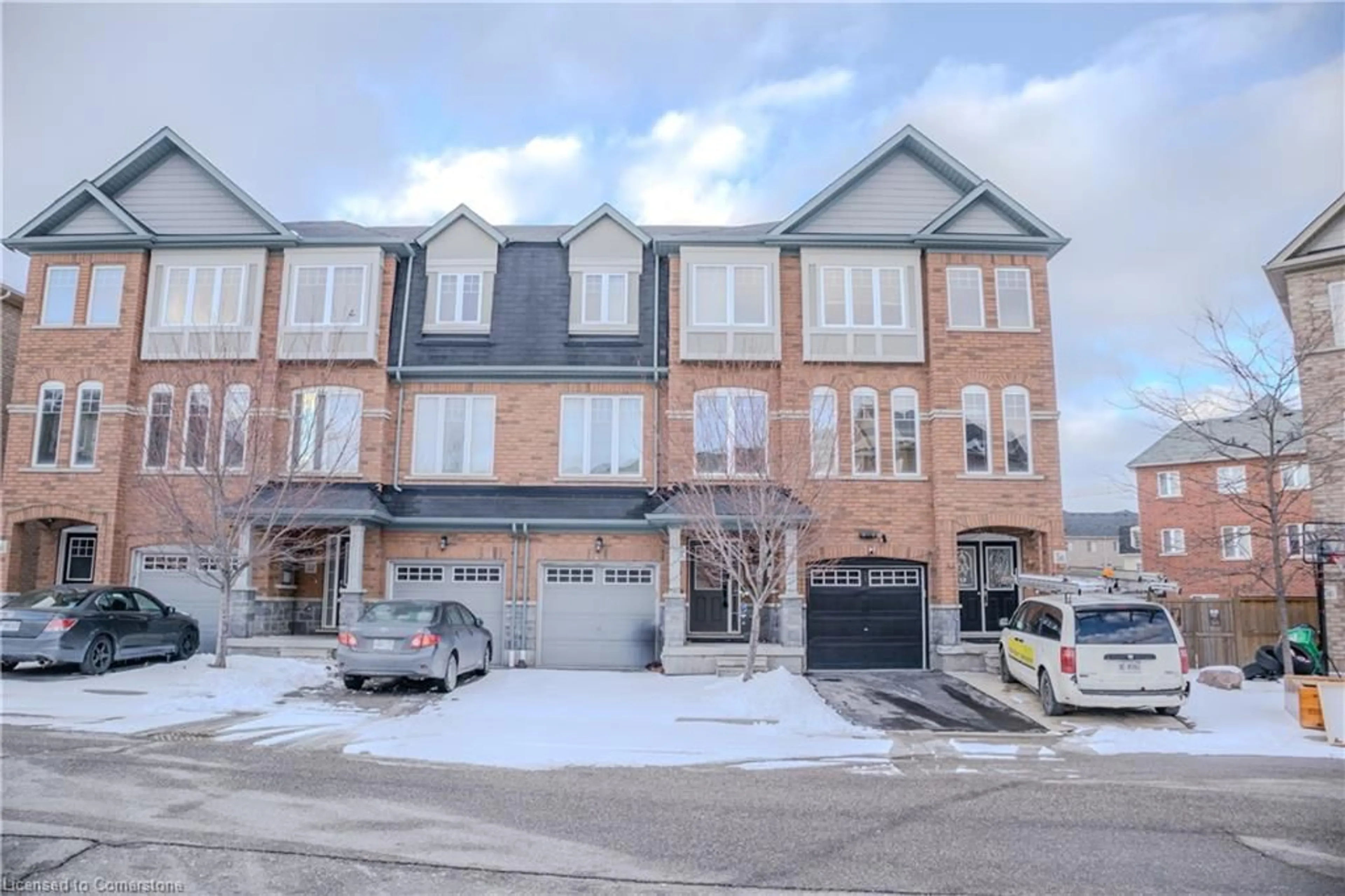 A pic from outside/outdoor area/front of a property/back of a property/a pic from drone, street for 34 Magdalene Cres, Brampton Ontario L6Z 0G8