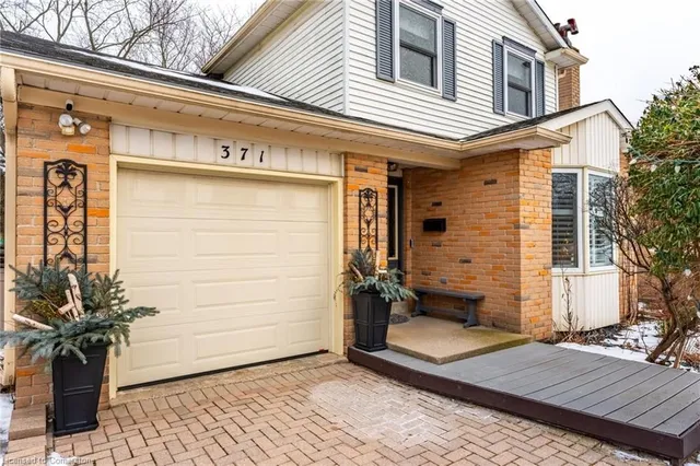 Additional property image - 371 Knightsbridge Cres