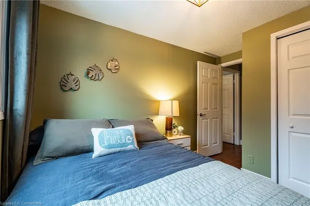 Additional property image - 371 Knightsbridge Cres