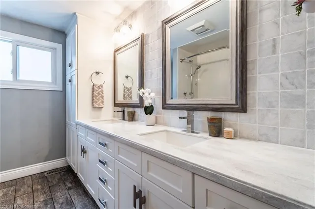 Additional property image - 371 Knightsbridge Cres