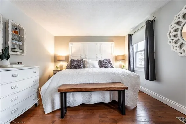 Additional property image - 371 Knightsbridge Cres