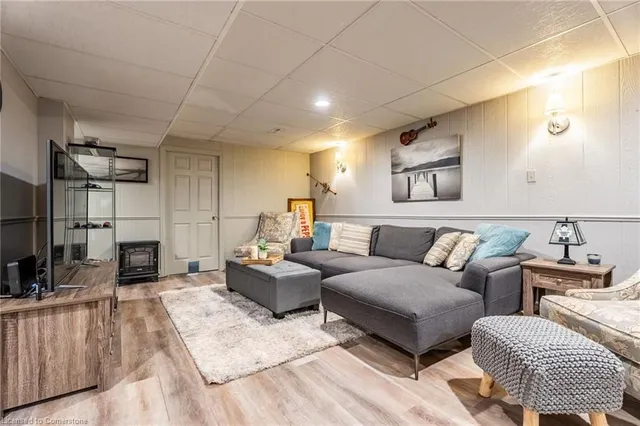 Additional property image - 371 Knightsbridge Cres