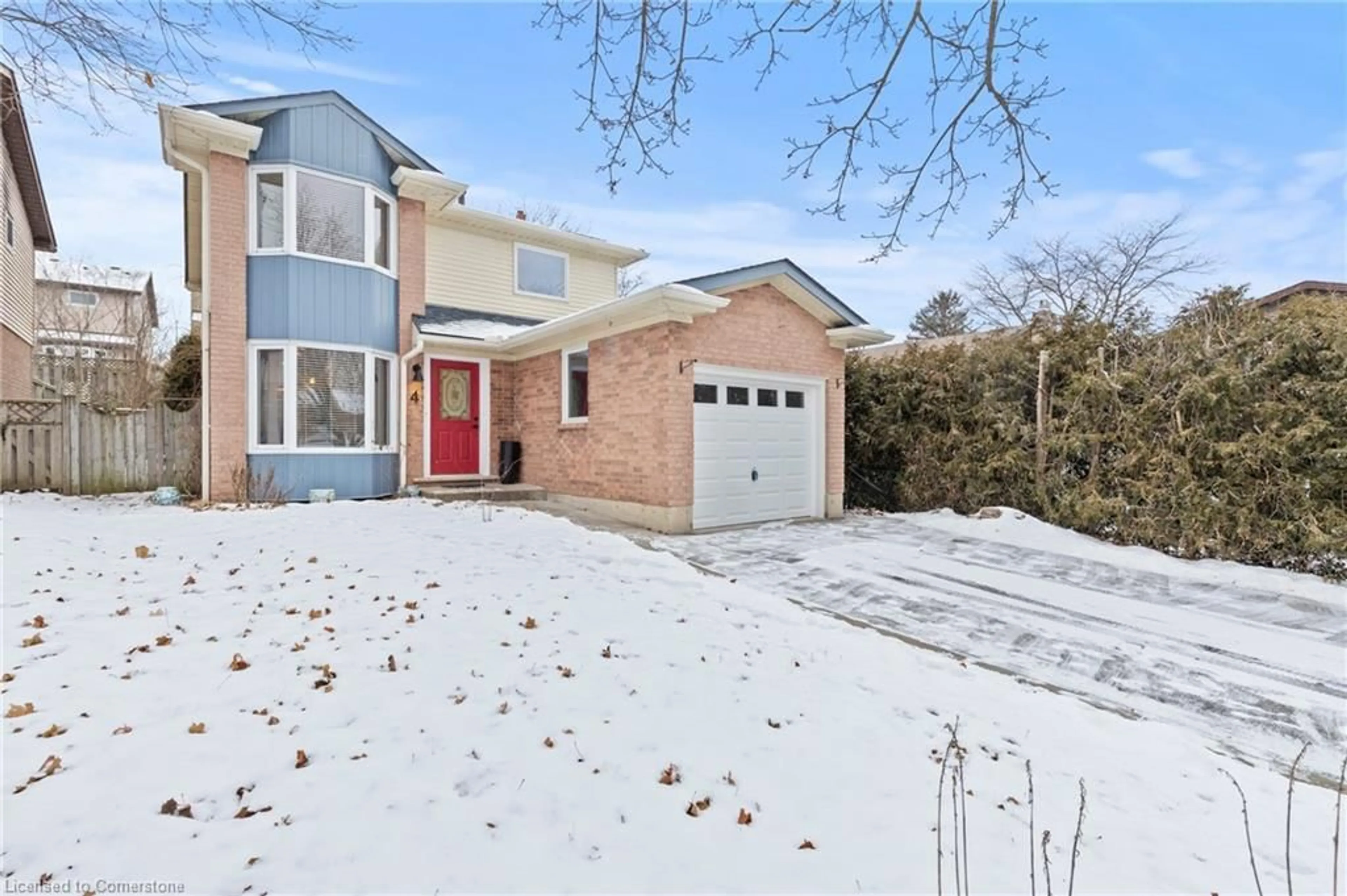 Home with brick exterior material, street for 4 Knollwood Crt, Dundas Ontario L9H 3L5