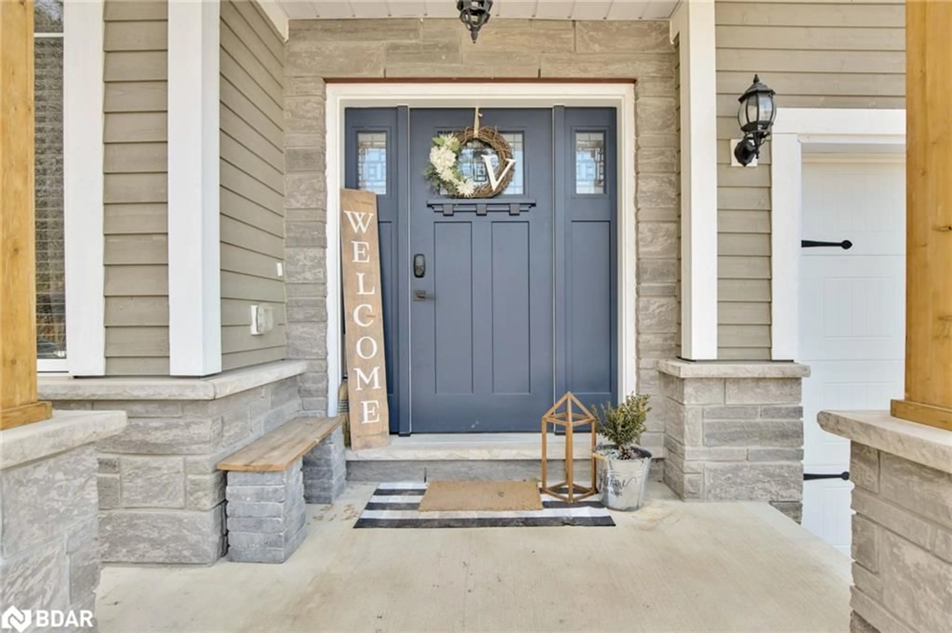 Indoor entryway for 202 Clarence St, Stayner Ontario L0M 1S0