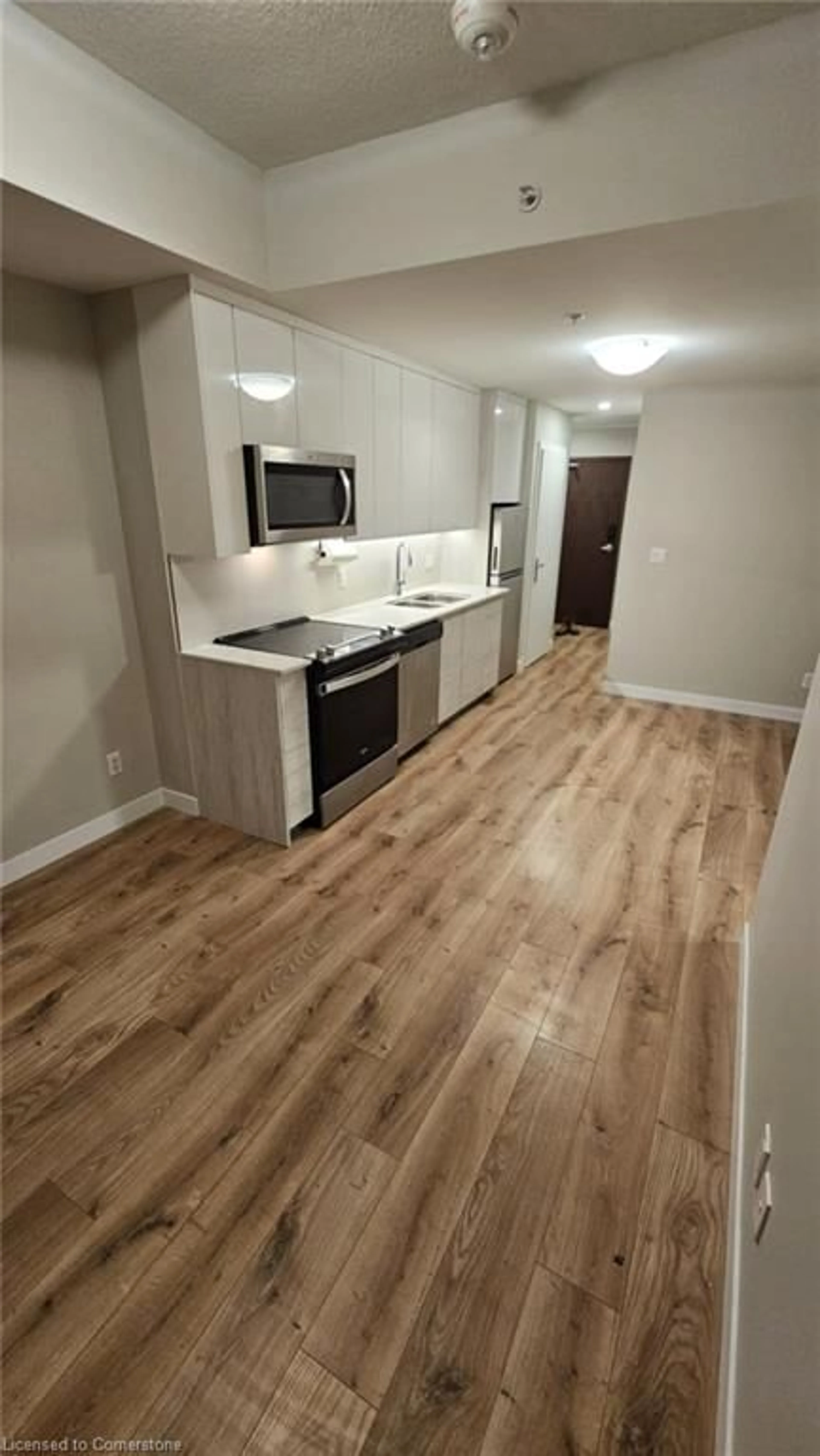 Standard kitchen, wood/laminate floor for 2404 Frederick St #4, Kitchener Ontario N2H 0C7