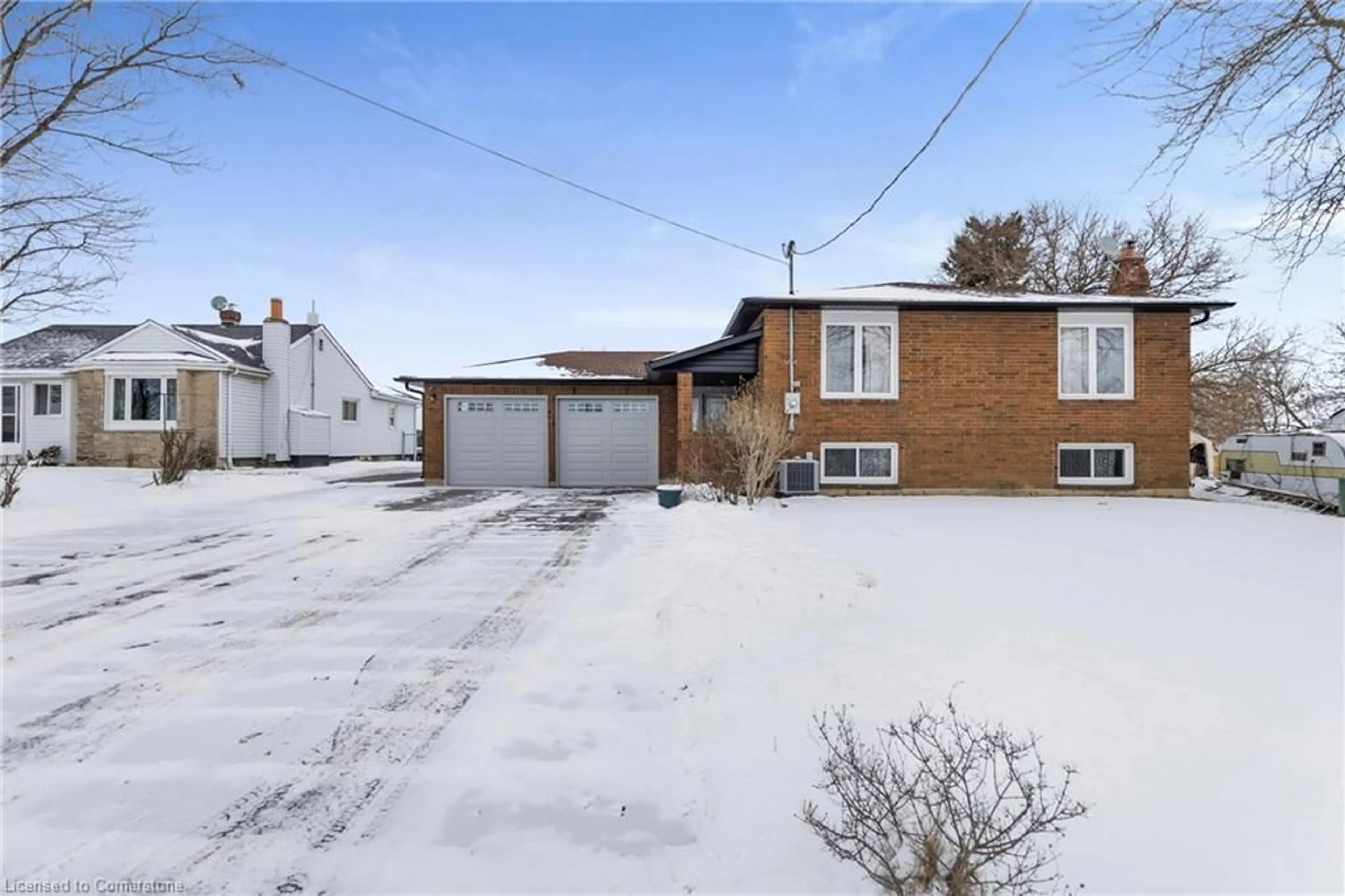 A pic from outside/outdoor area/front of a property/back of a property/a pic from drone, street for 739 Mud St, Stoney Creek Ontario L8J 3B8