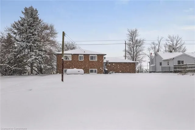 Additional property image - 739 Mud St