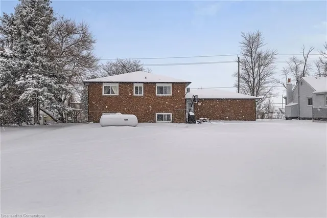 Additional property image - 739 Mud St