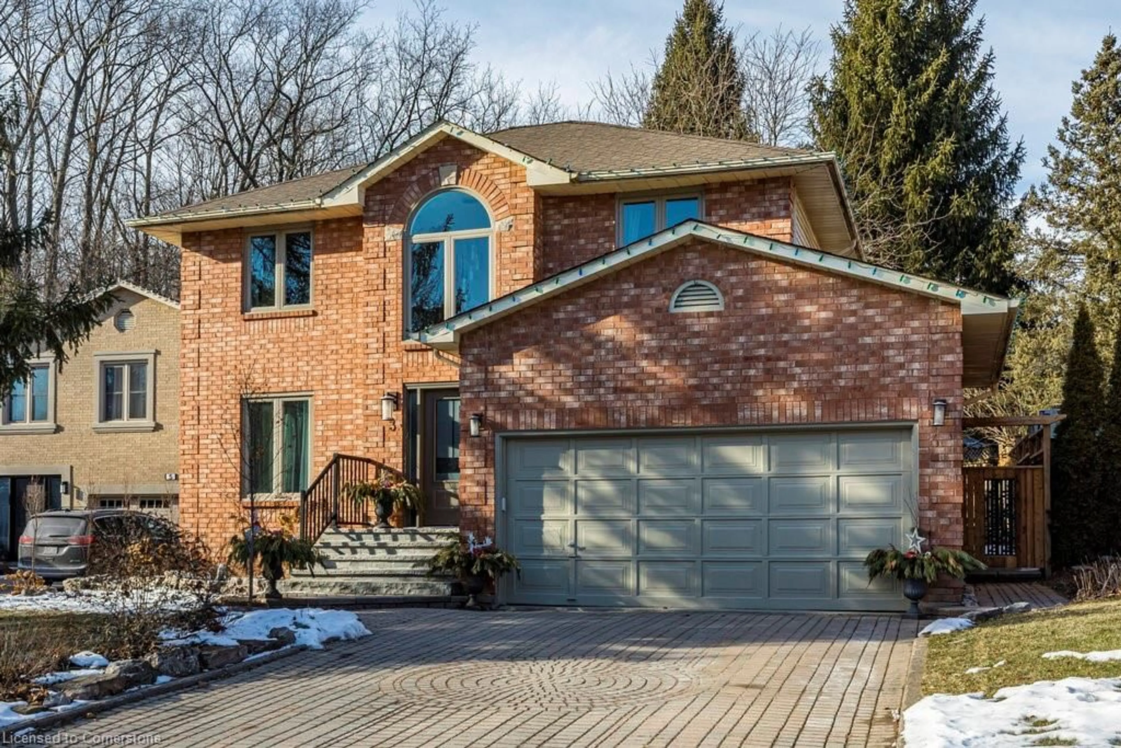 Home with brick exterior material, street for 3 Barrington Crt, Dundas Ontario L9H 6S6