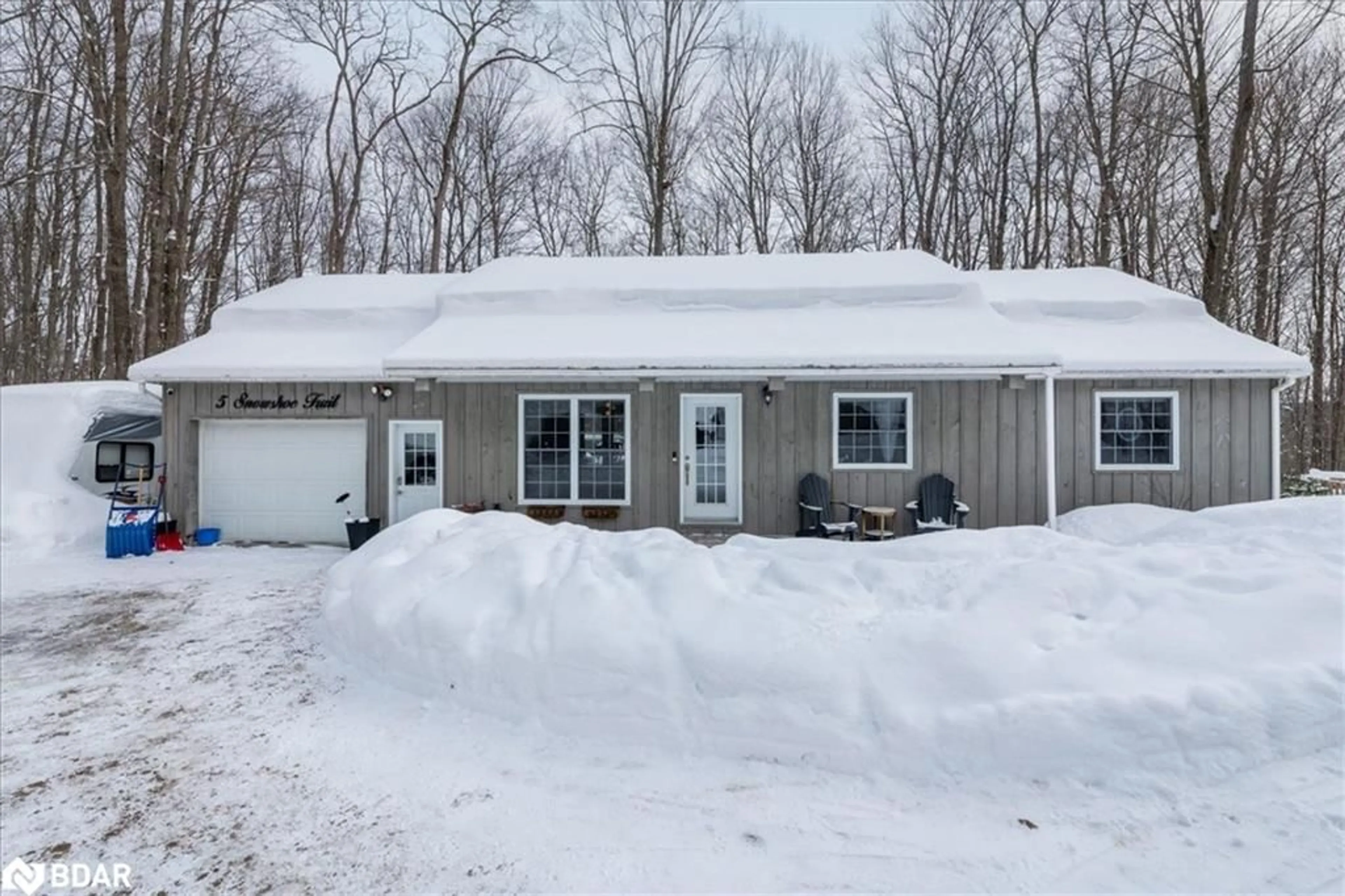 Home with vinyl exterior material, street for 5 Snowshoe Trail, Moonstone Ontario L0K 1N0