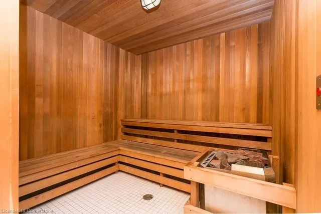 Additional image 4 of 55 Eglinton Ave Unit 405