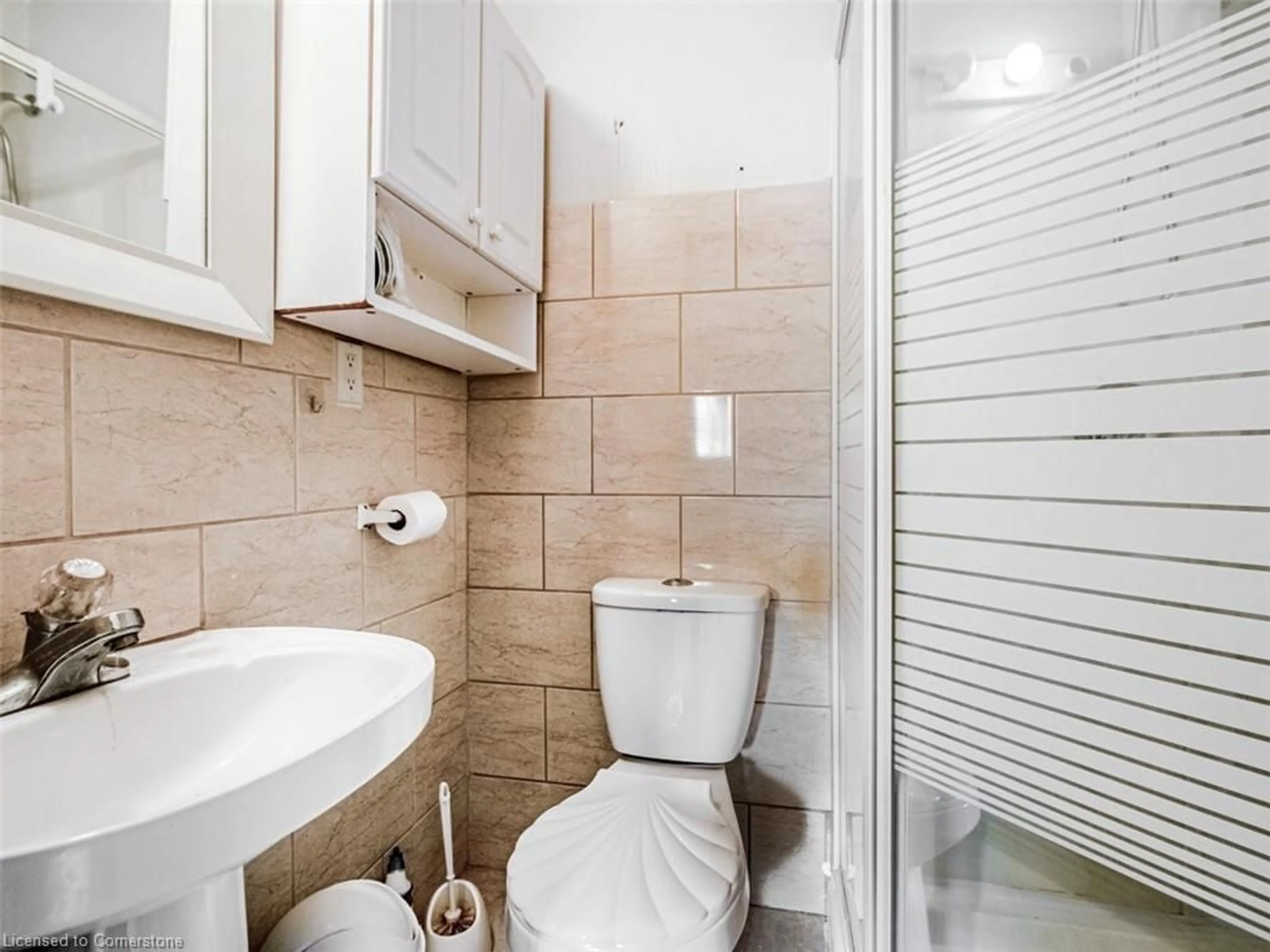 Standard bathroom, ceramic/tile floor for 113 Tisdale St, Hamilton Ontario L8L 5M5