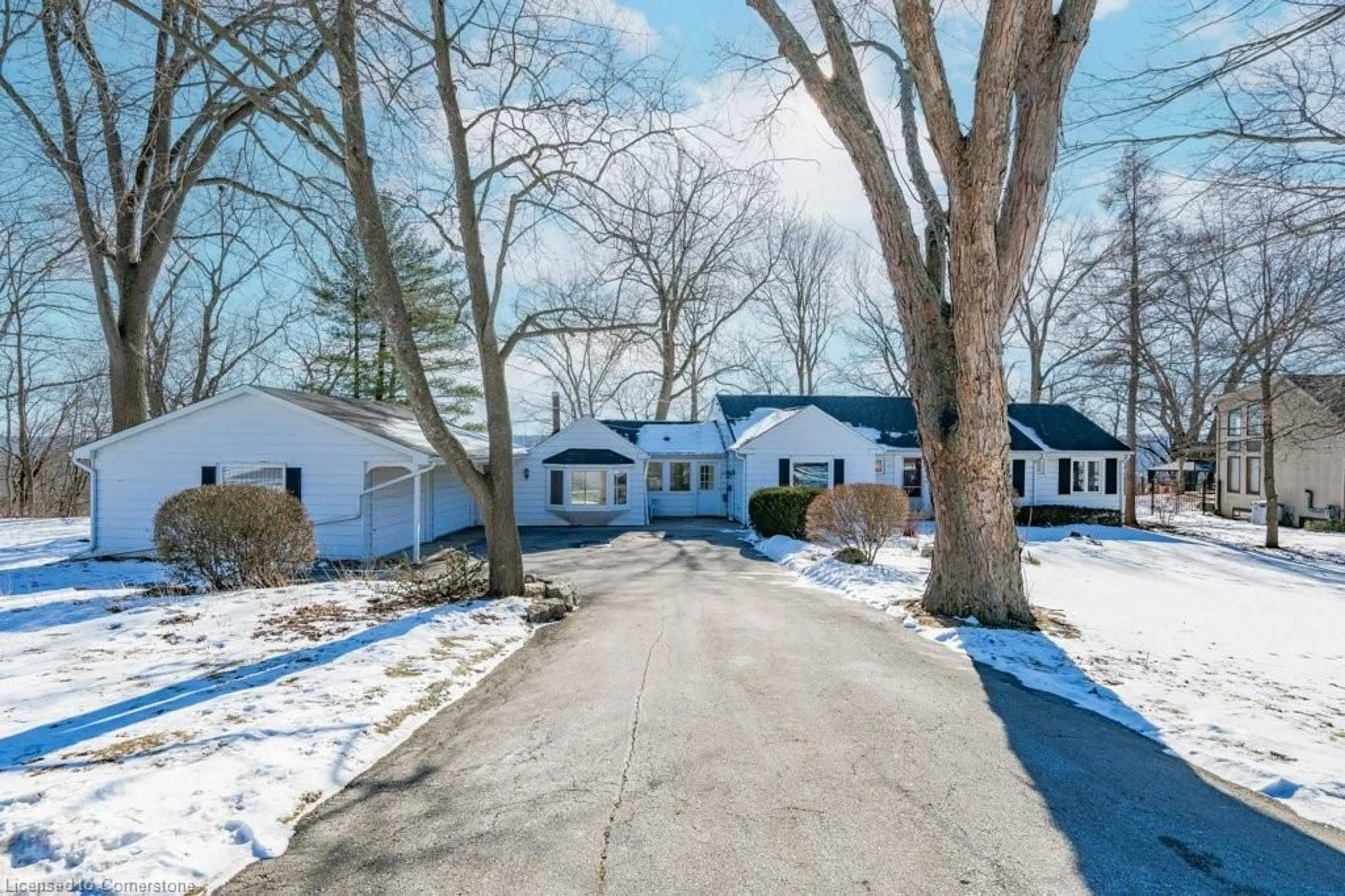 A pic from outside/outdoor area/front of a property/back of a property/a pic from drone, street for 14 Maple Ave, Dundas Ontario L9H 4W4