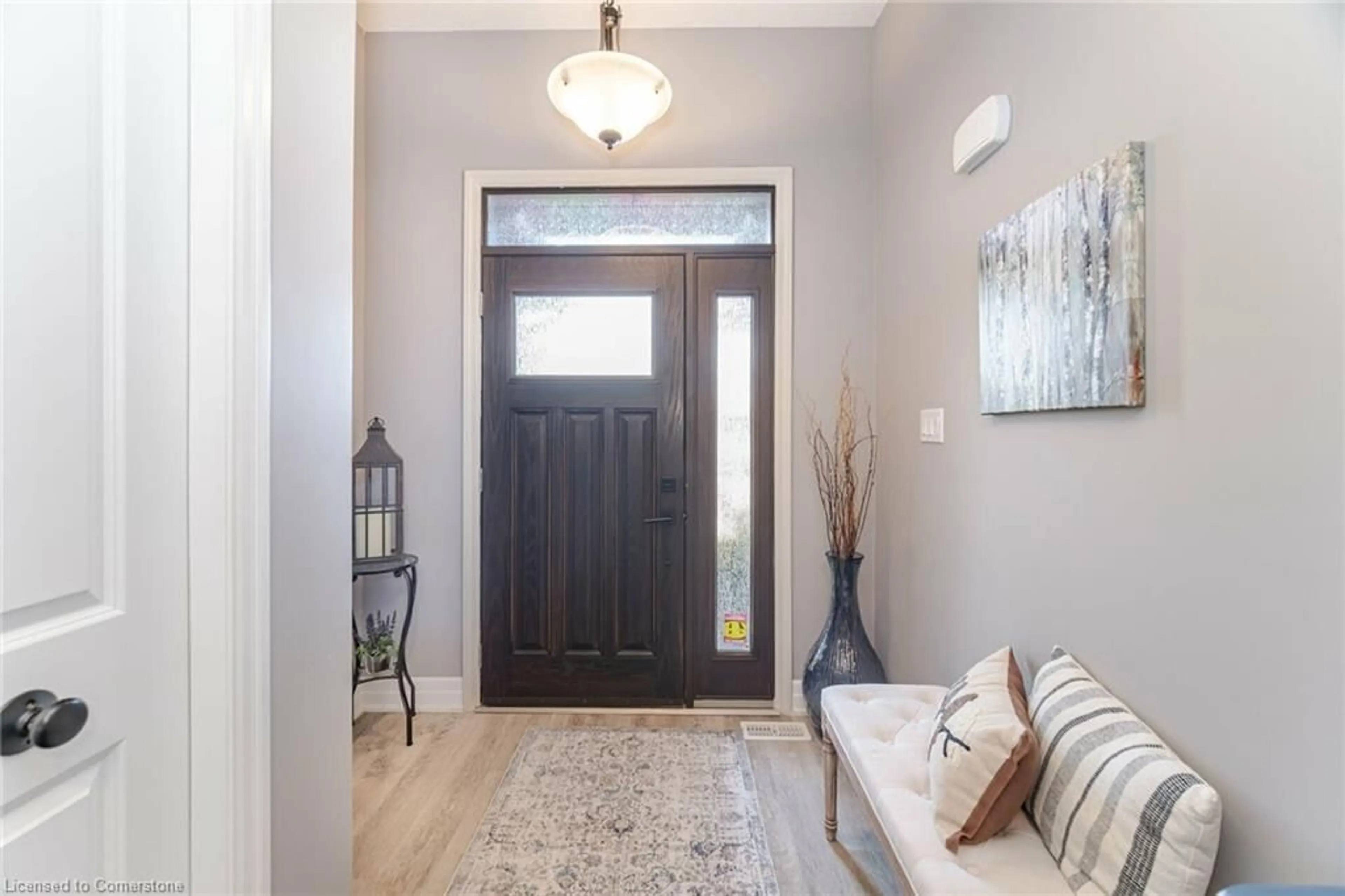 Indoor entryway for 49 Halliday Dr, Tavistock Ontario N0B 2R0