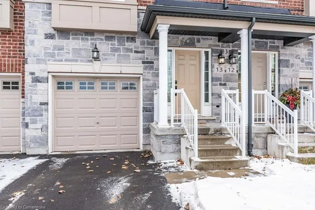 Additional property image - 2220 Queensway Dr Unit 13