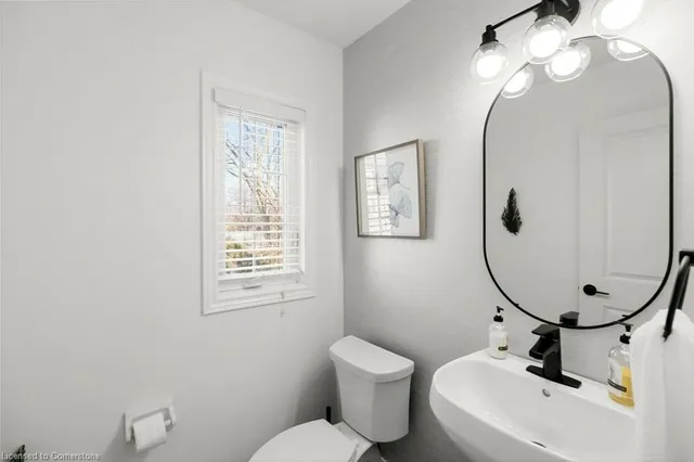 Additional property image - 2220 Queensway Dr Unit 13