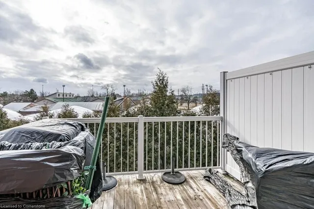 Additional property image - 2220 Queensway Dr Unit 13