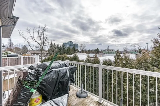 Additional property image - 2220 Queensway Dr Unit 13