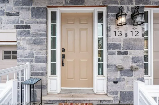 Additional property image - 2220 Queensway Dr Unit 13