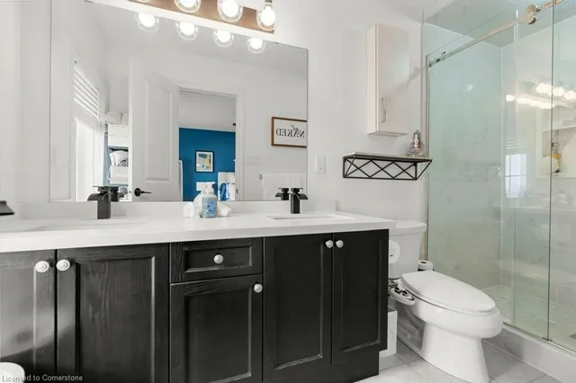 Additional property image - 2220 Queensway Dr Unit 13