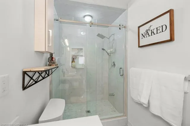 Additional property image - 2220 Queensway Dr Unit 13
