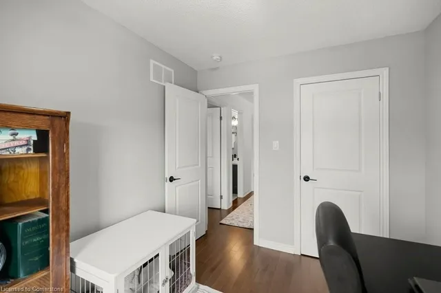 Additional property image - 2220 Queensway Dr Unit 13