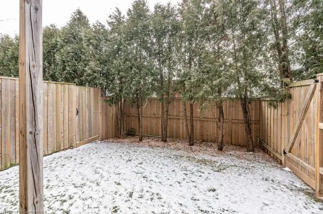 Additional property image - 2220 Queensway Dr Unit 13