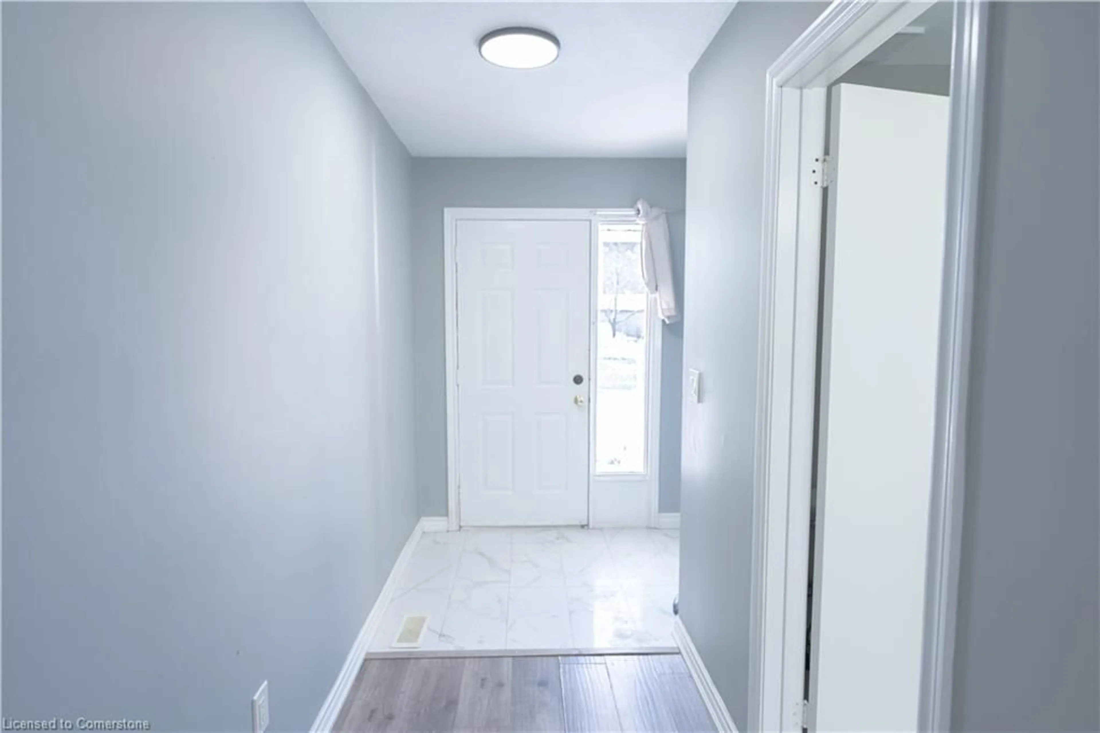 Indoor entryway for 44 Nelson Trail, Welland Ontario L3C 3V4