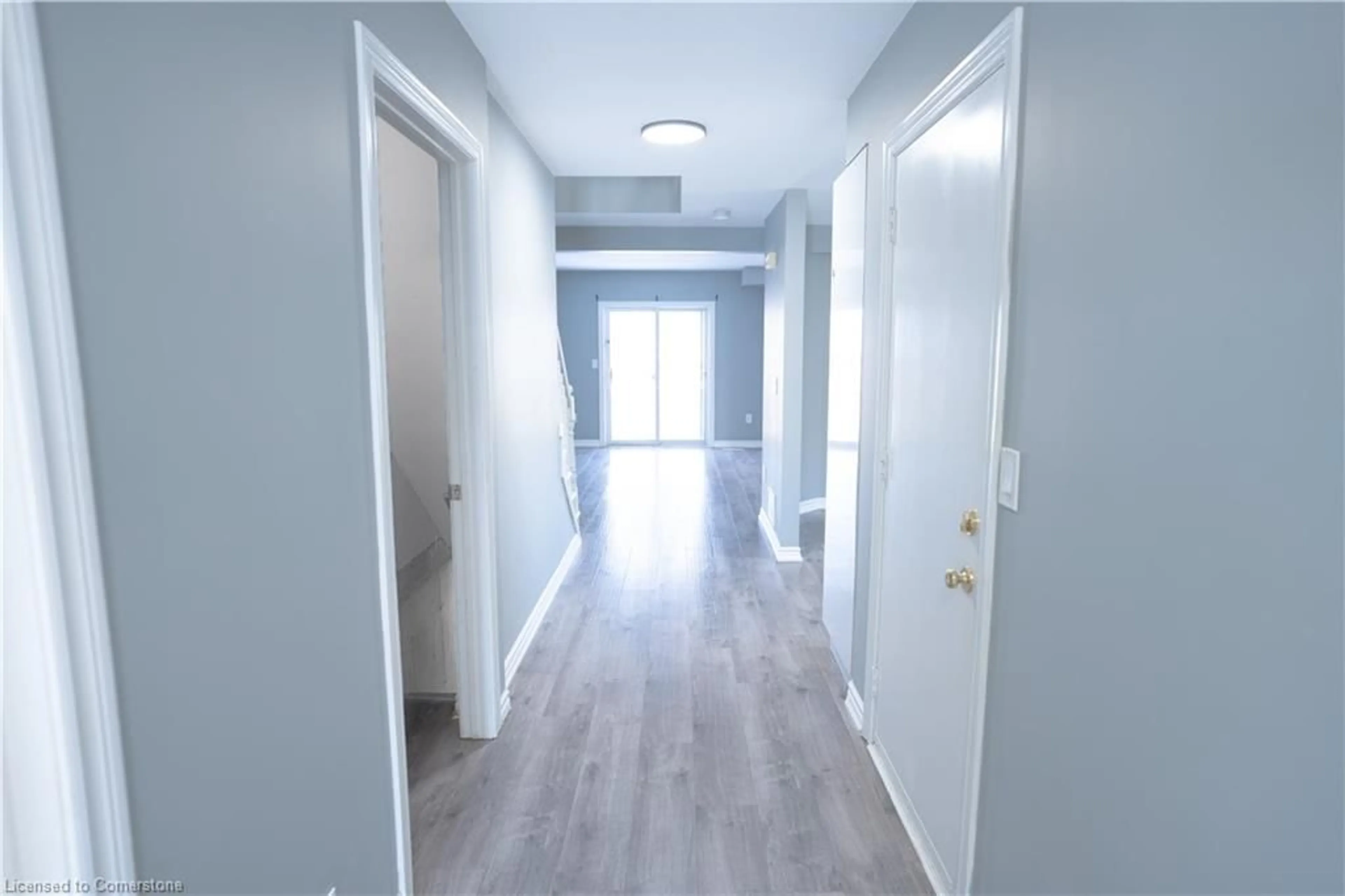 Indoor entryway for 44 Nelson Trail, Welland Ontario L3C 3V4