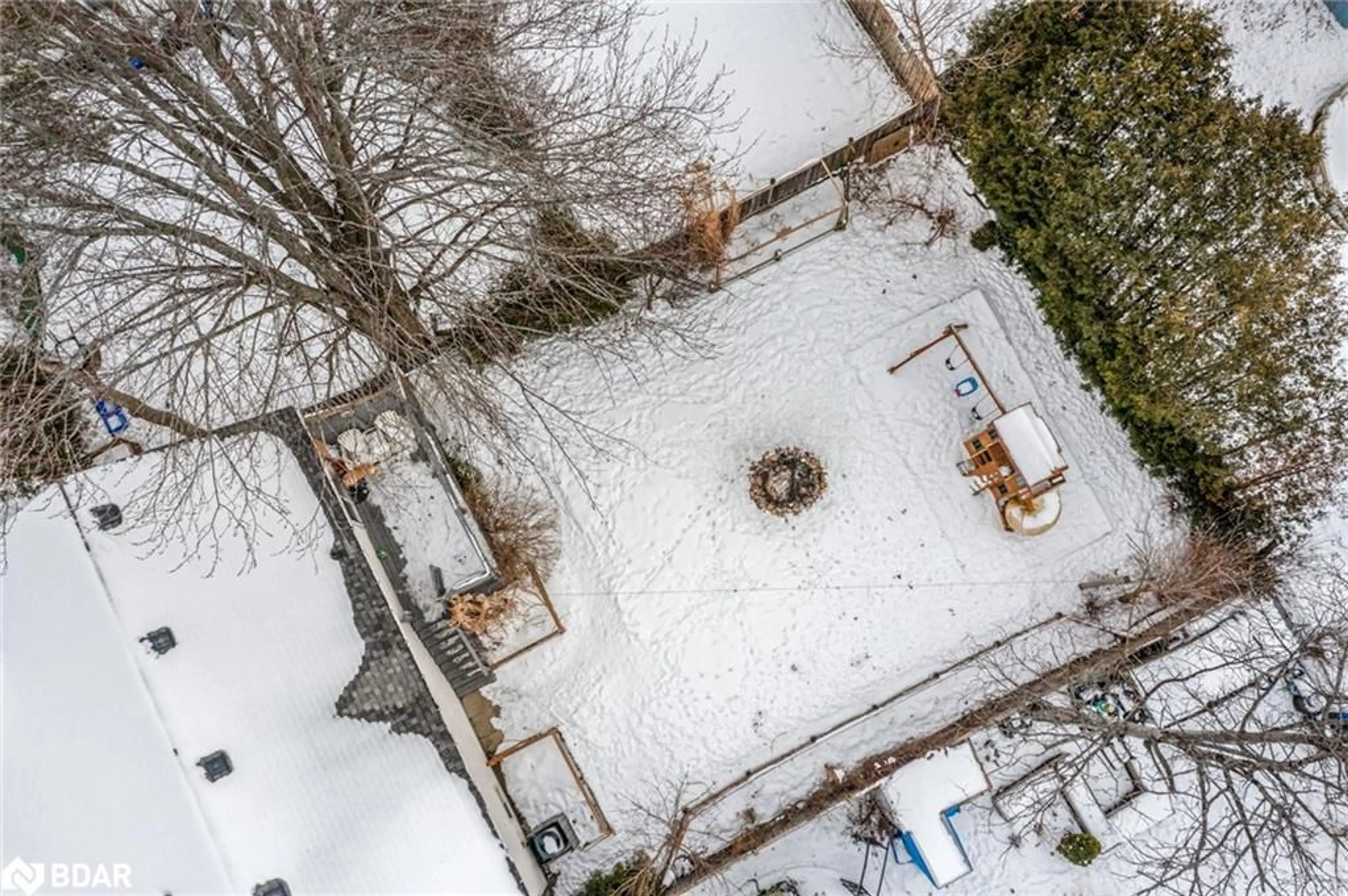 A pic from outside/outdoor area/front of a property/back of a property/a pic from drone, street for 1045 Elm Road, Innisfil Ontario L0L 1C0