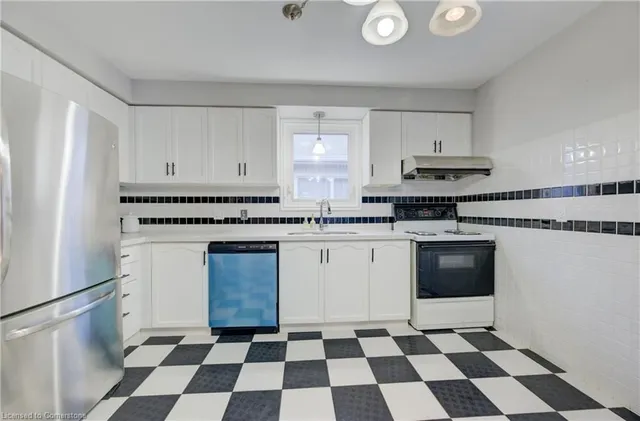 Additional property image - 62 Robson Cres