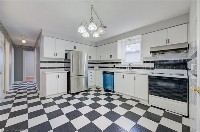 Additional property image - 62 Robson Cres