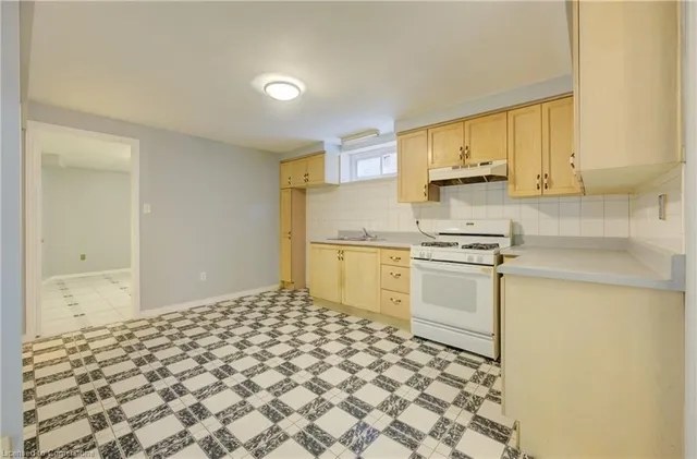 Additional property image - 62 Robson Cres