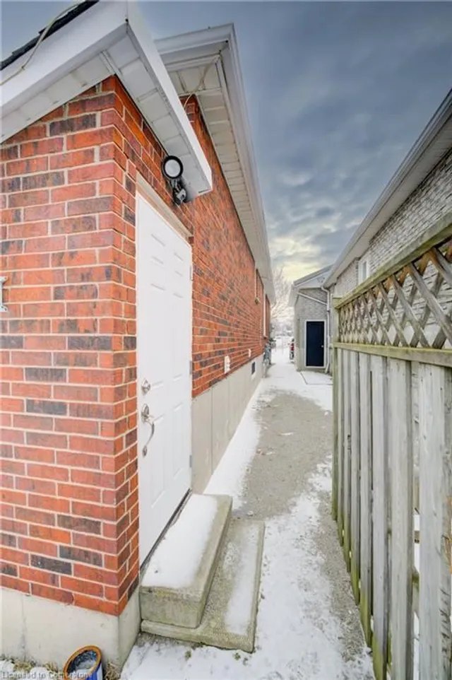 Additional property image - 62 Robson Cres