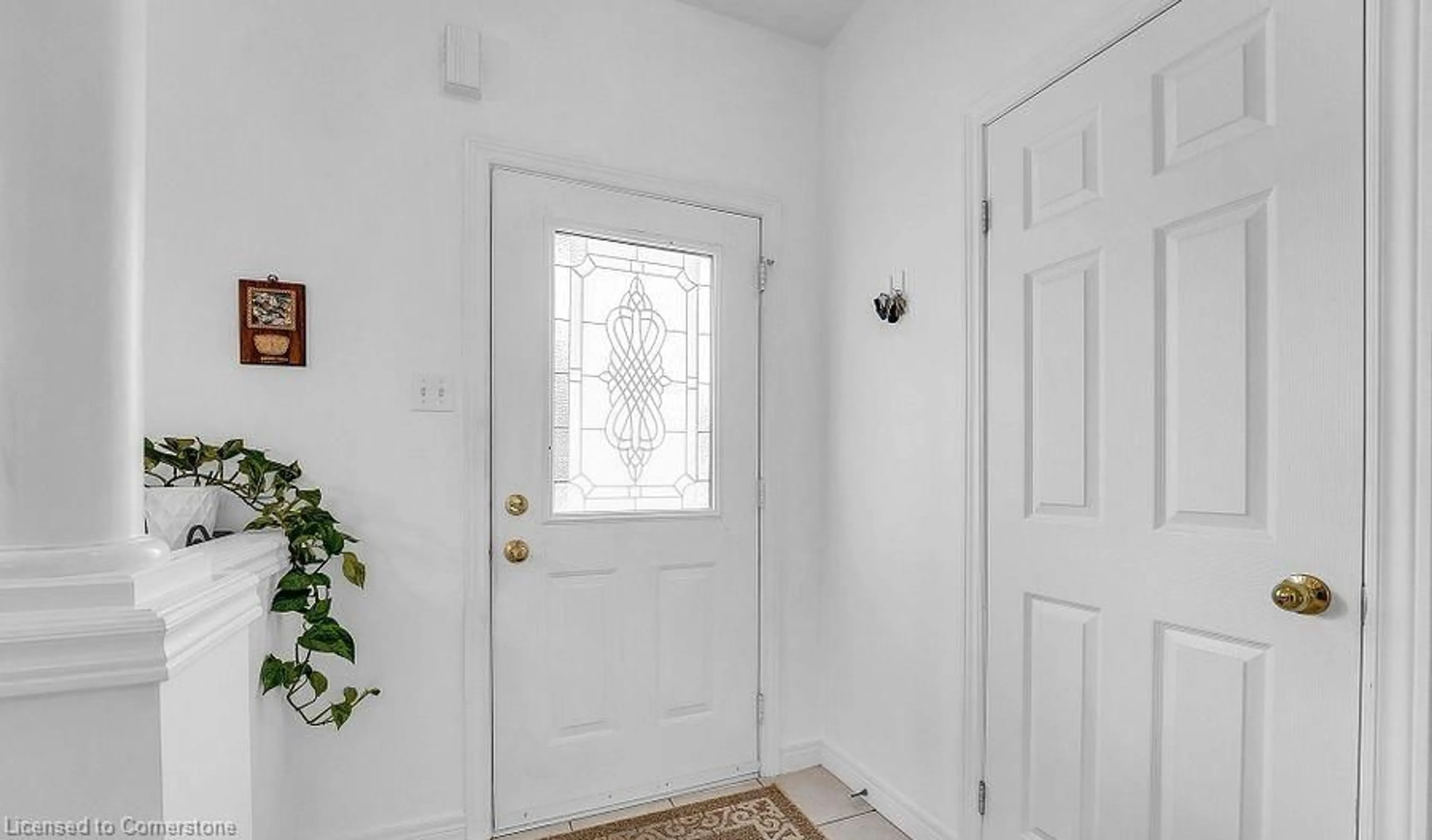 Indoor entryway for 98 Southbrook Dr, Binbrook Ontario L0R 1C0