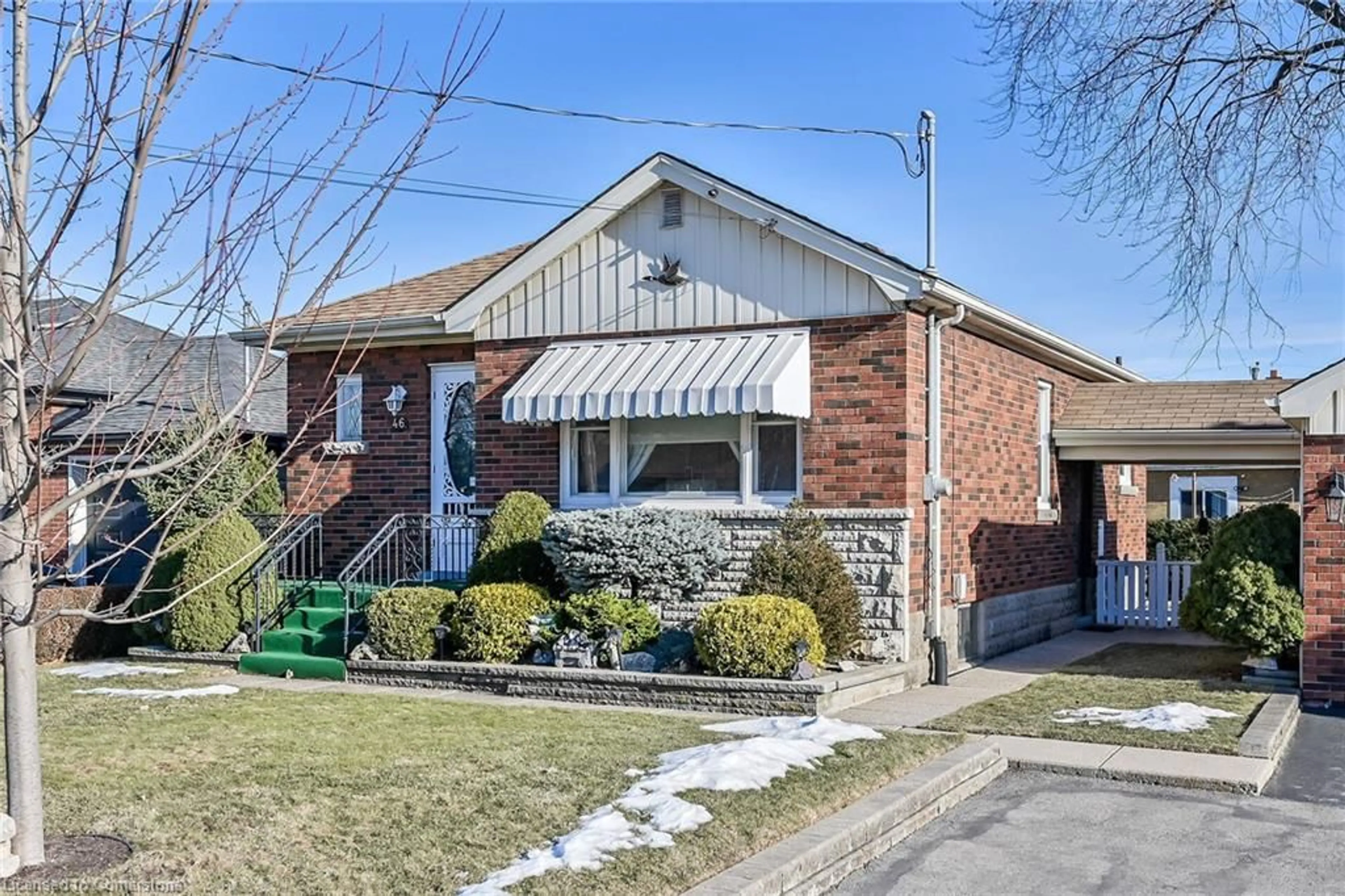 Home with brick exterior material, street for 46 Mountain Ave, Hamilton Ontario L8G 3N7