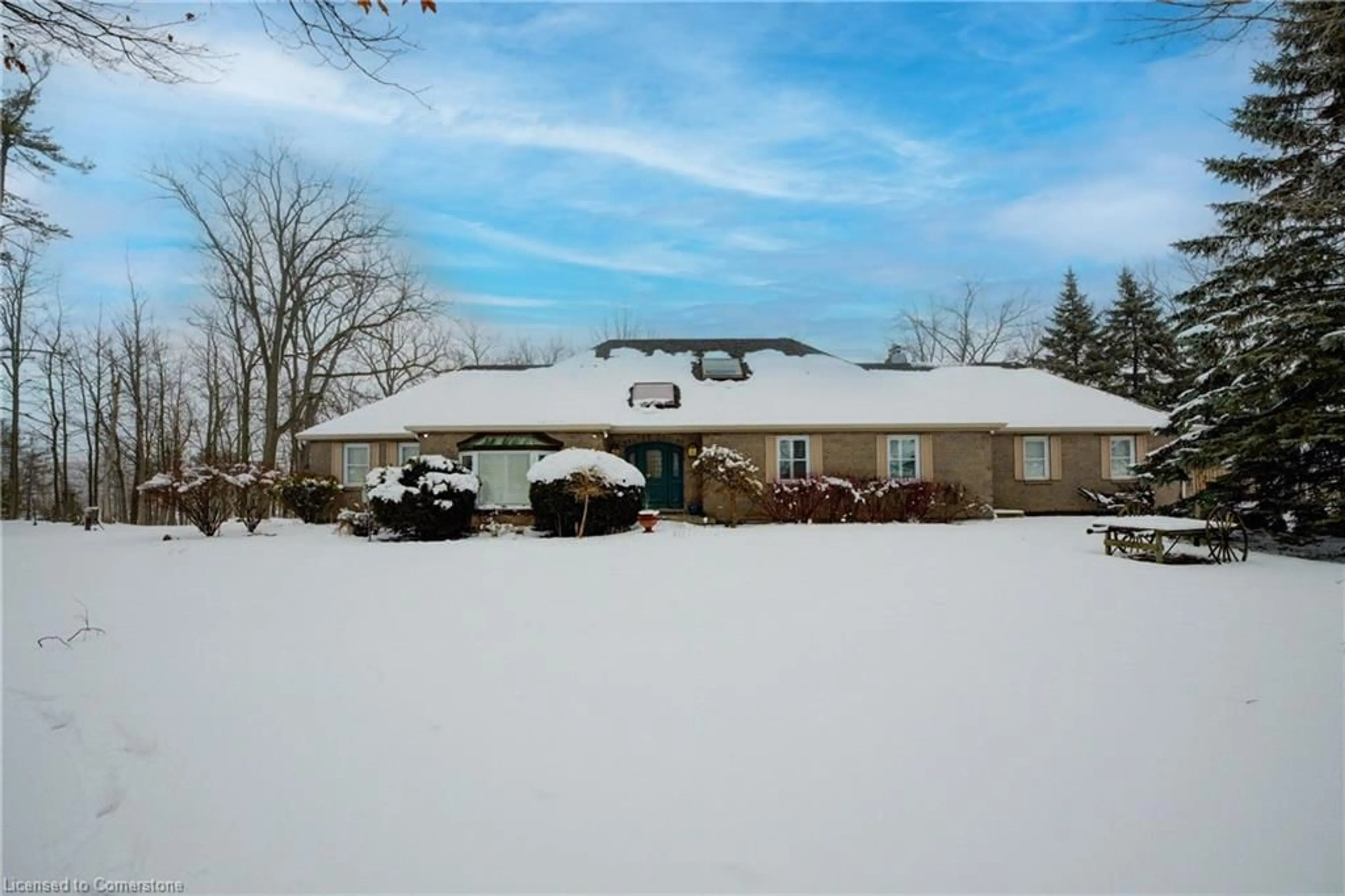 A pic from outside/outdoor area/front of a property/back of a property/a pic from drone, mountain view for 9910 White Church Rd Rd, Glanbrook Ontario L0R 1W0