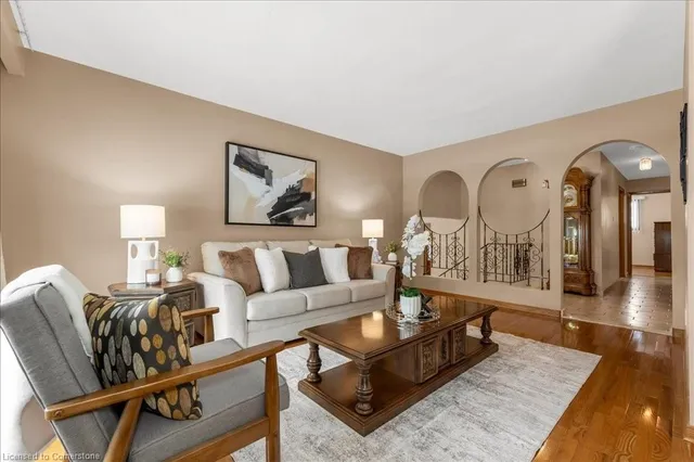 Additional property image - 43 Seaton Place Dr