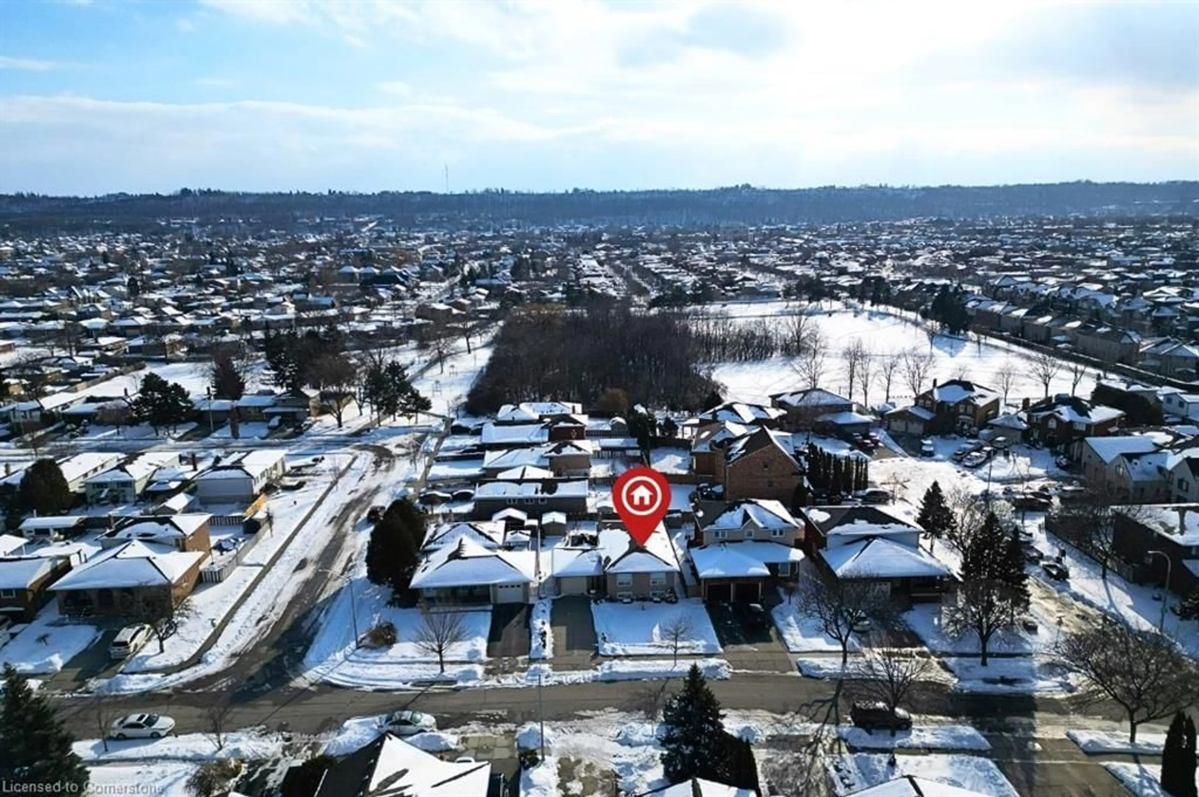 A pic from outside/outdoor area/front of a property/back of a property/a pic from drone, street for 43 Seaton Place Dr, Stoney Creek Ontario L8E 3E4